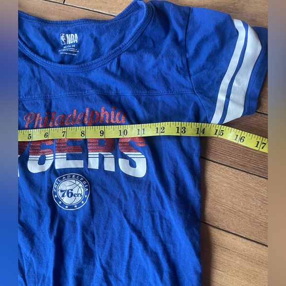 🏀 Philadelphia 76ers Girls T-Shirt | NBA | Size XL (14) - Picture 9 of 10